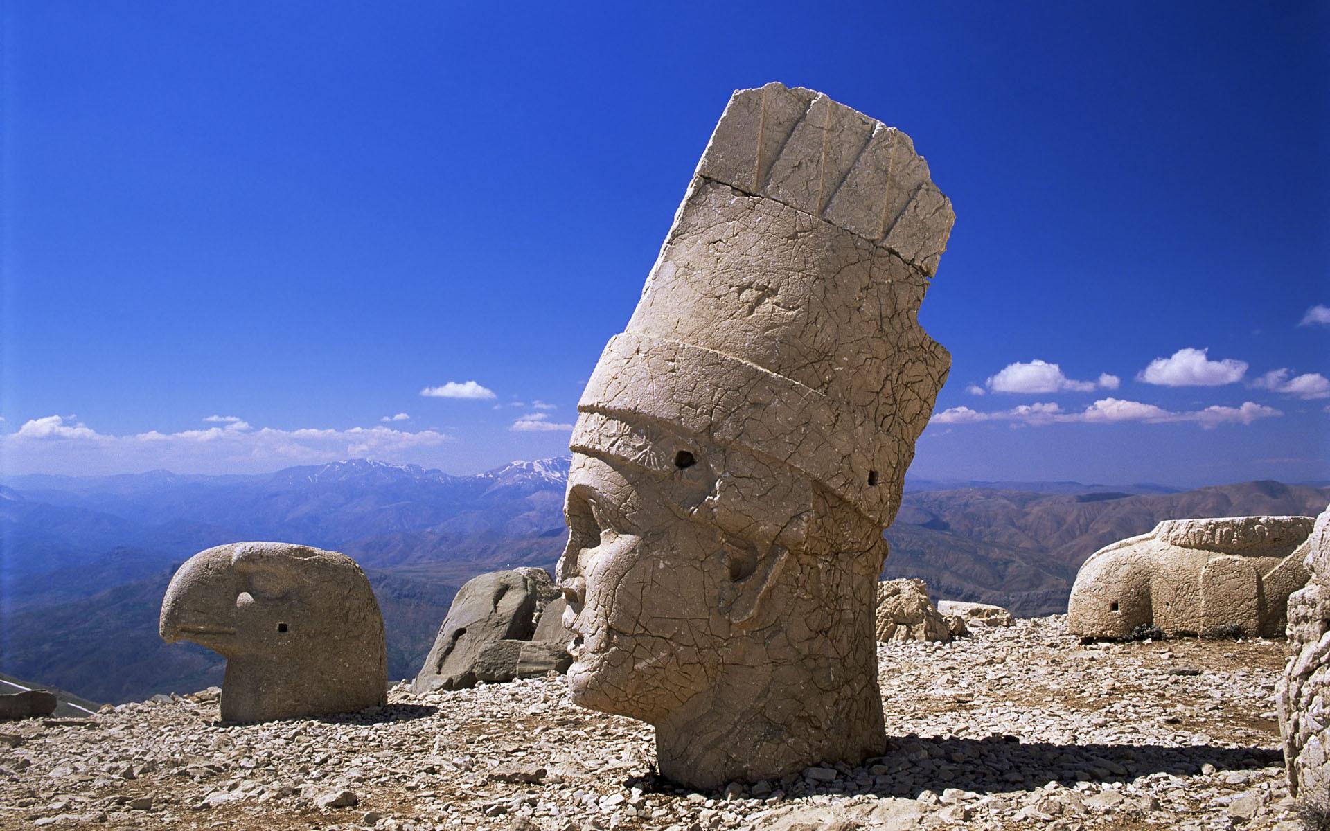Вершины, гор, каменные, статуи 1920x1200