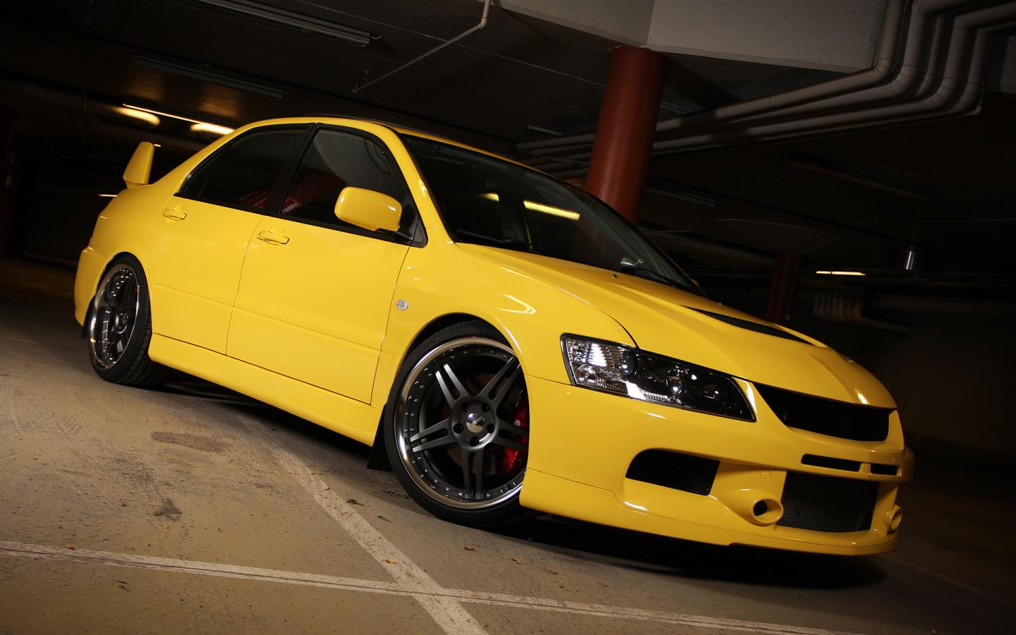Машина,желтая 1440x900