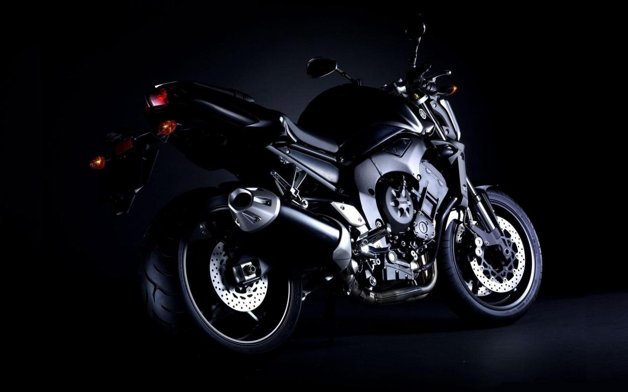 Мотоцикл Ямаха 1280x800