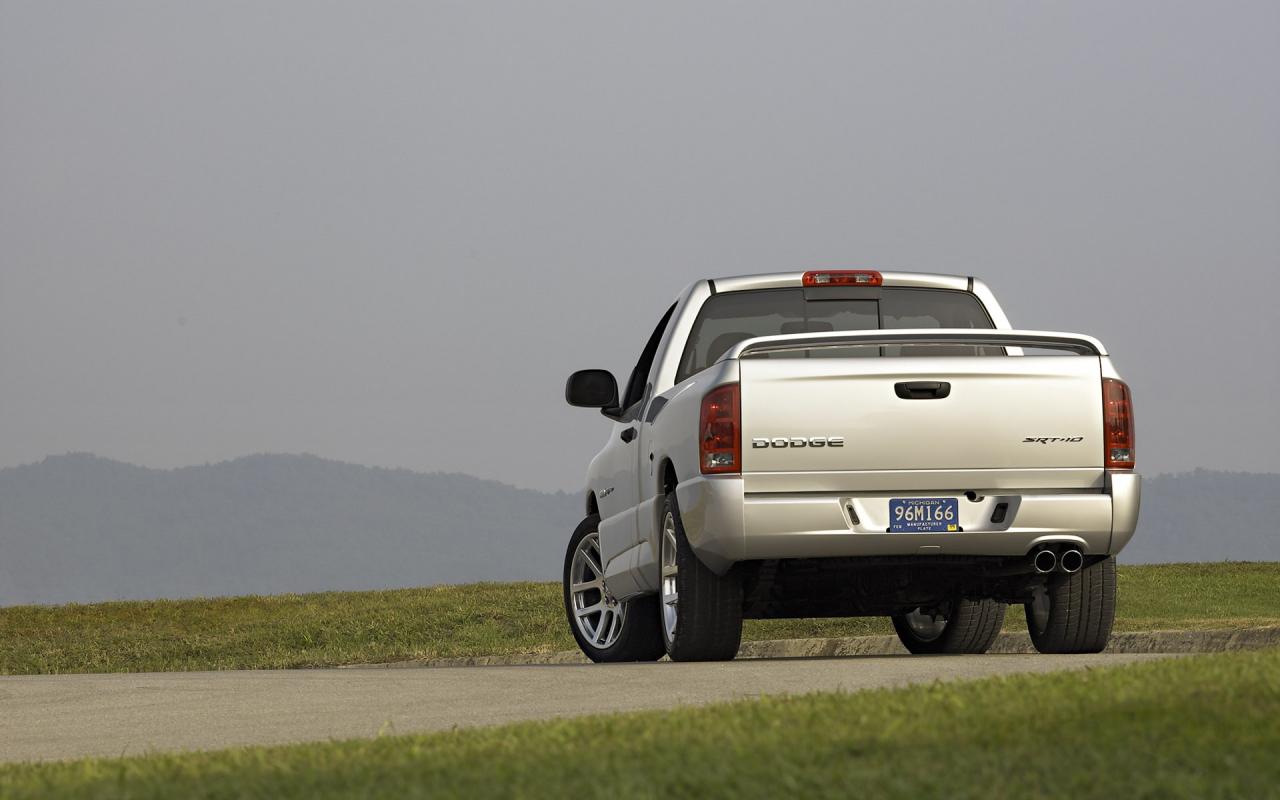 2004 Dodge Ram Srt 10 Rear Turn 1280x800