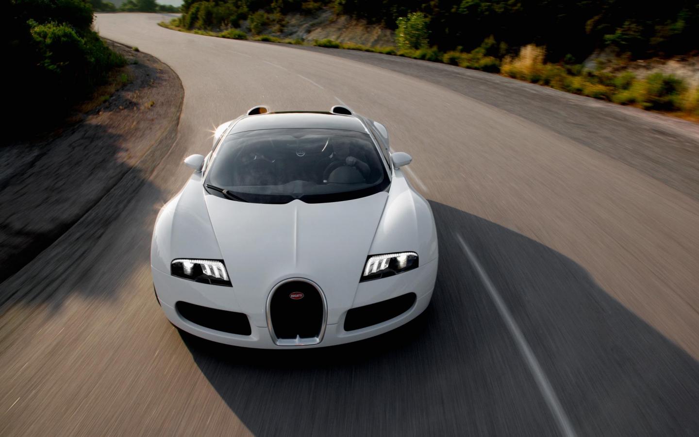 Bugatti Вид спереди 1440x900