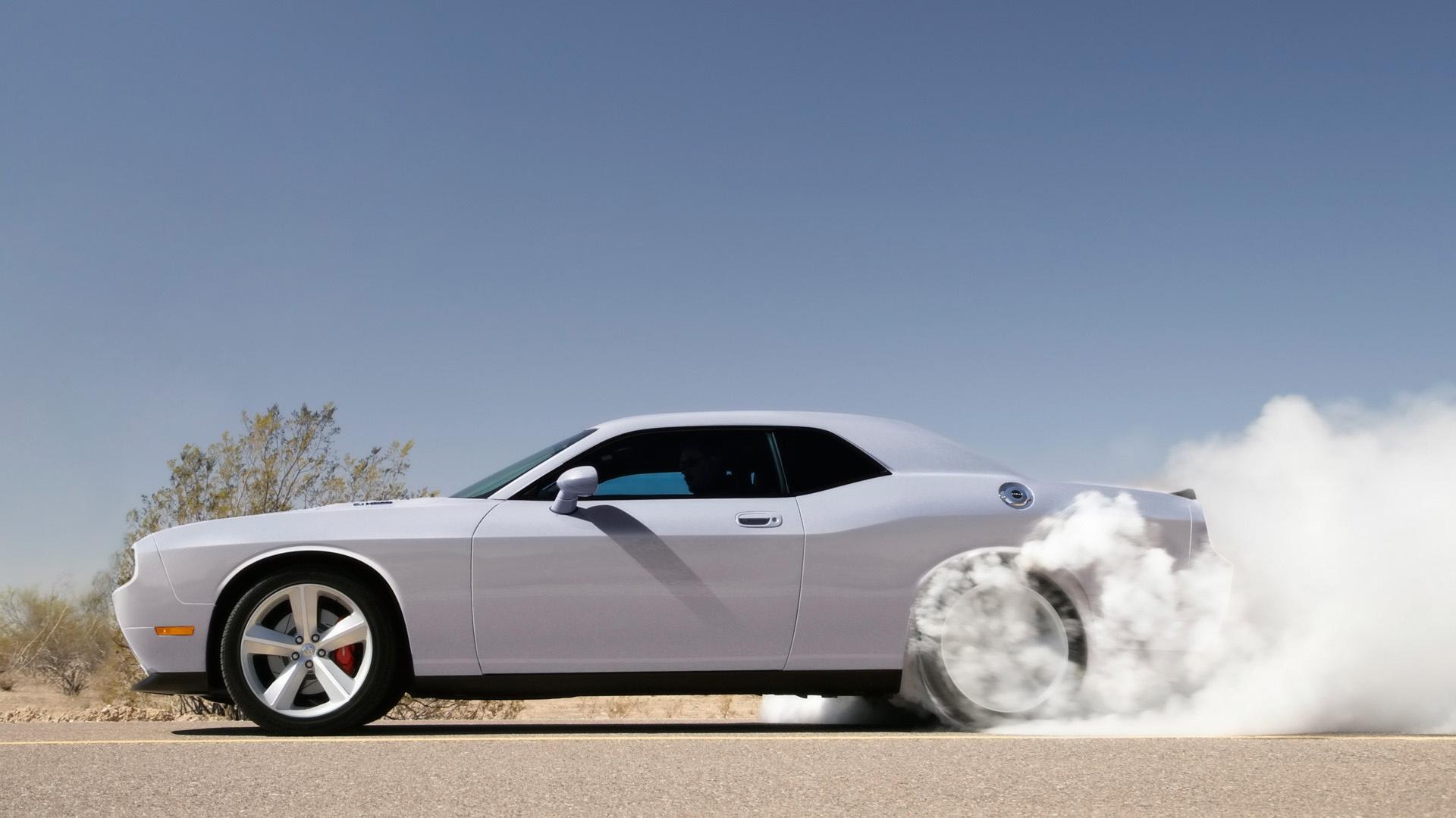 2009 Dodge Challenger Srt8 Side Smoke 1920x1080