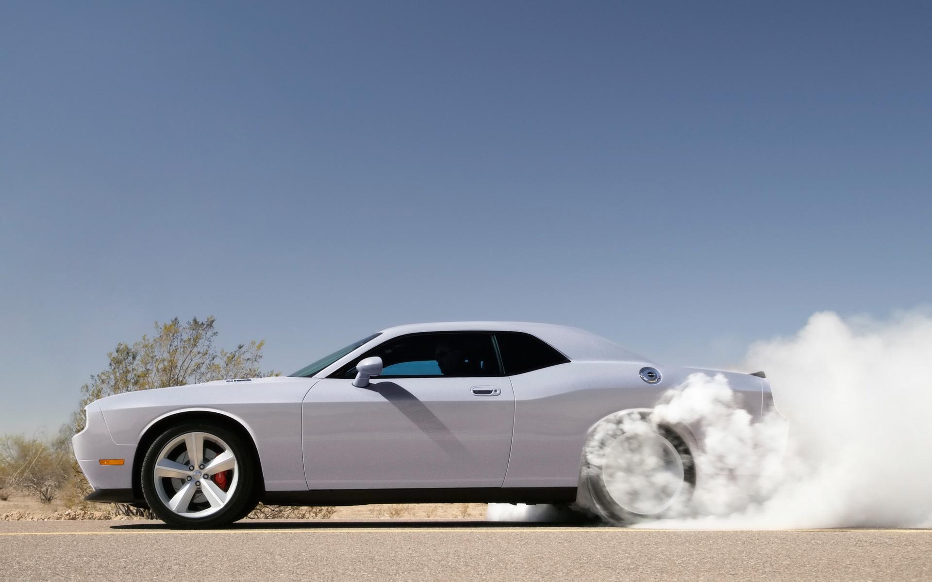 2009 Dodge Challenger Srt8 Side Smoke 1920x1200