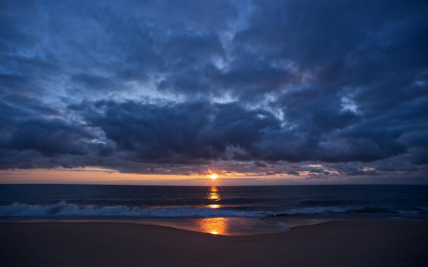 Восход Солнца 1440x900